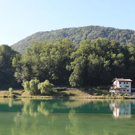 Mara 아파트 톨민